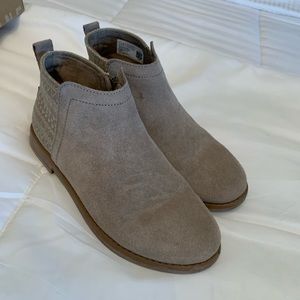 Tom’s suede bootie size 3 youth